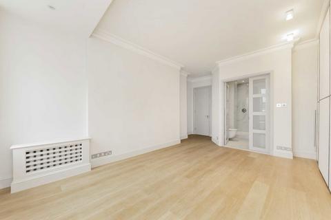 4 bedroom flat to rent, St. Johns Wood Road, London NW8