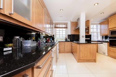 4 bedroom flat to rent, St. Johns Wood Road, London NW8