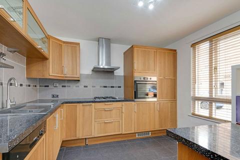 3 bedroom flat to rent, Alexandra Place, London NW8