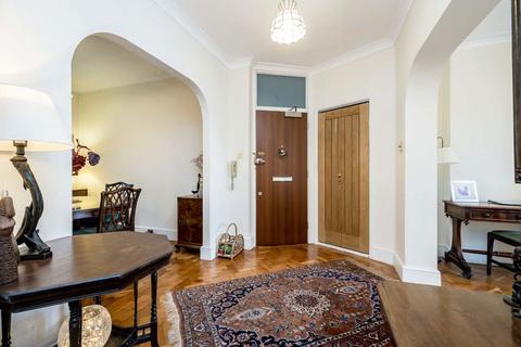 3 bedroom flat for sale, Richmond Road, Twickenham TW1