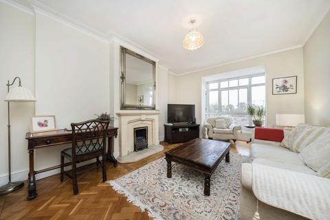 3 bedroom flat for sale, Richmond Road, Twickenham TW1