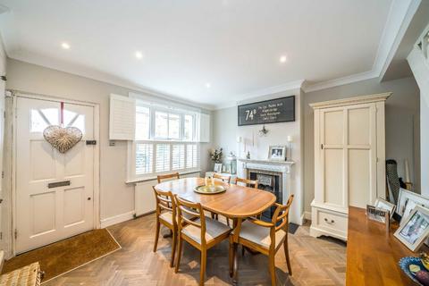 4, Cheam Cottages Queens Terrace, Isleworth, TW7 7DB