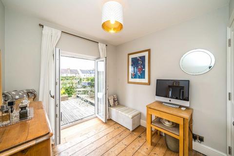4, Cheam Cottages Queens Terrace, Isleworth, TW7 7DB