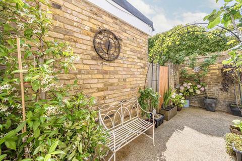 4, Cheam Cottages Queens Terrace, Isleworth, TW7 7DB