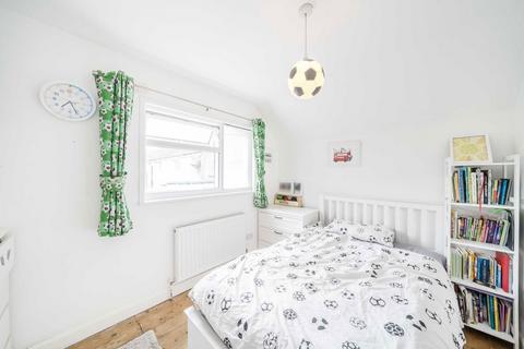 53 Dawes Avenue, Isleworth, TW7 7JS
