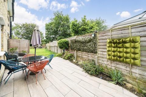 53 Dawes Avenue, Isleworth, TW7 7JS