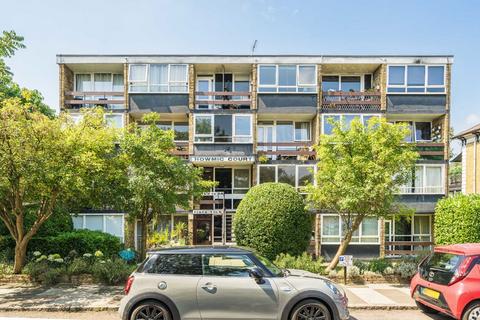 2 bedroom flat for sale, Arlington Road, East Twickenham TW1