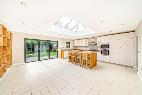 25 Crane Avenue, Isleworth, TW7 7JN