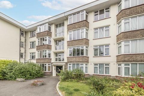 2 bedroom flat for sale, St. Margarets Road, St Margarets TW1