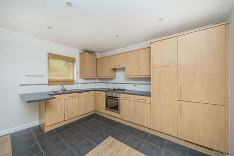 2 bedroom flat for sale, White Lodge Close, Isleworth TW7