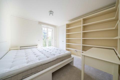 3 bedroom flat for sale, Clevedon Road, Twickenham TW1