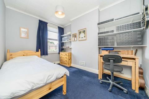 38 Newry Road, Twickenham, TW1 1PL