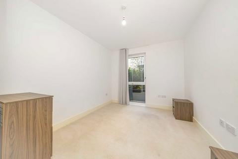 2 bedroom flat for sale, Lion Wharf Road, Old Isleworth TW7