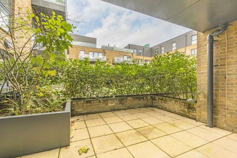 2 bedroom flat for sale, Lion Wharf Road, Old Isleworth TW7