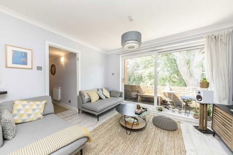 1 bedroom flat for sale, Cambridge Park, East Twickenham TW1