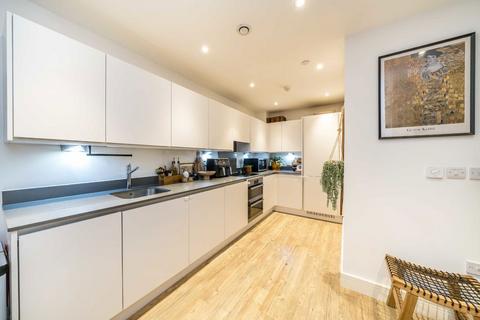 2 bedroom flat for sale, Lion Wharf Road, Old Isleworth TW7