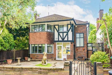 3 bedroom detached house for sale, Ellesmere Road, Twickenham TW1