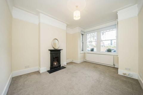 2 bedroom flat to rent, Sidney Road, St Margarets TW1