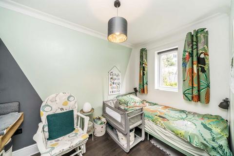 27 Winchester Road, Twickenham, TW1 1LE