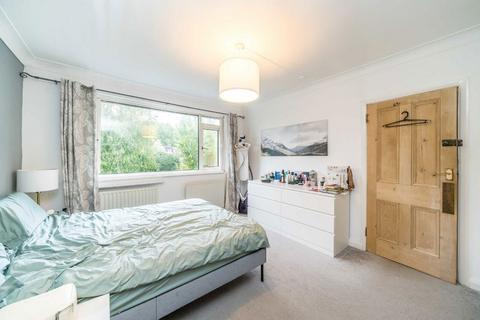 2 bedroom flat for sale, Park House Gardens, East Twickenham TW1