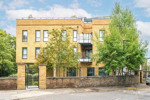 2 bedroom flat for sale, Railshead Road, Old Isleworth TW7