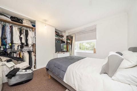 3 bedroom flat for sale, Hepple Close, Isleworth TW7