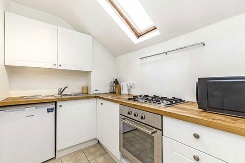 2 bedroom flat to rent, St. Margarets Road, Twickenham TW1