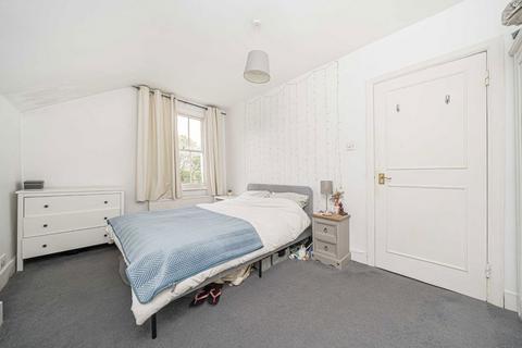 2 bedroom flat to rent, St. Margarets Road, Twickenham TW1