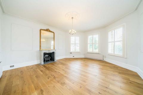 3 bedroom flat to rent, Riverdale Road, East Twickenham TW1