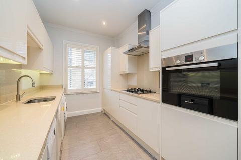 3 bedroom flat to rent, Riverdale Road, East Twickenham TW1