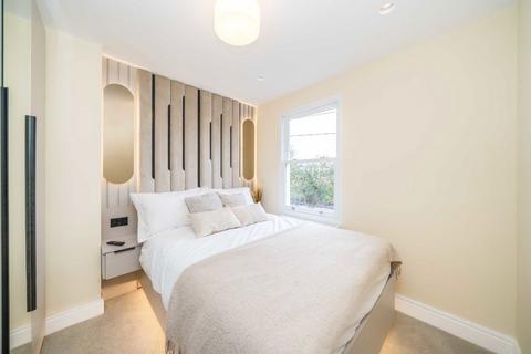 3 bedroom house to rent, Amyand Cottages, St Margarets TW1