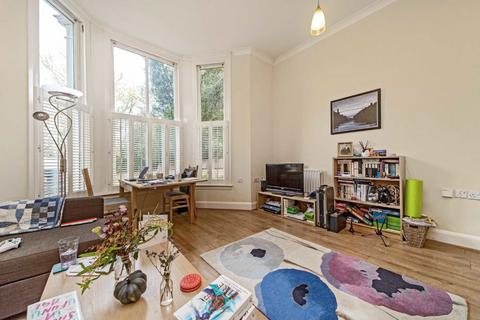 2 bedroom flat to rent, Cambridge Park, East Twickenham TW1