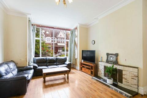 4 bedroom semi-detached house for sale, Wyatt Park Road, London SW2