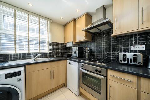 2 bedroom house for sale, Chestnut Close, London SW16