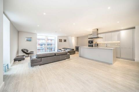 3 bedroom flat for sale, Gaumont Place, London SW2