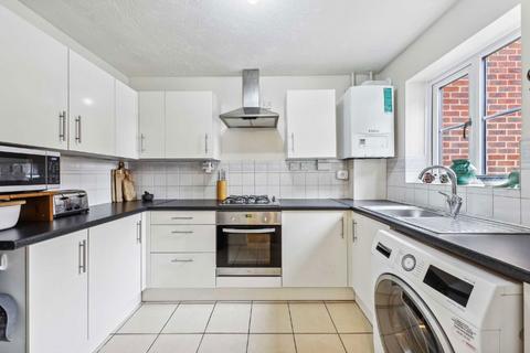 3 bedroom house for sale, Woodgate Drive, London SW16