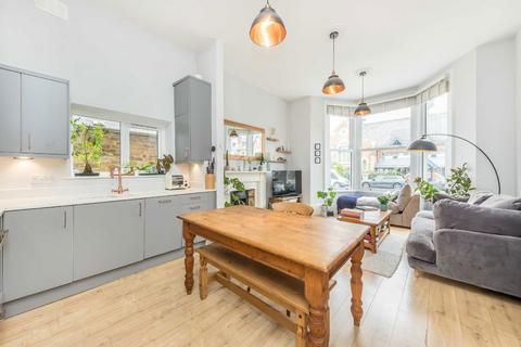 2 bedroom flat for sale, Lewin Road, London SW16