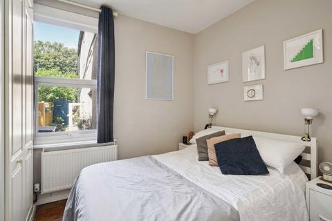 1 bedroom flat for sale, Hambro Road, London SW16