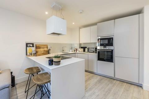 1 bedroom flat for sale, Gaumont Place, London SW2