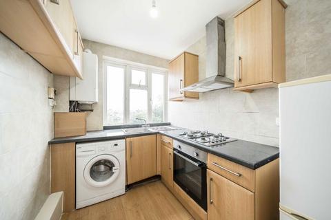 1 bedroom flat for sale, Streatham High Road, London SW16