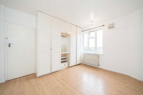 1 bedroom flat for sale, Streatham High Road, London SW16