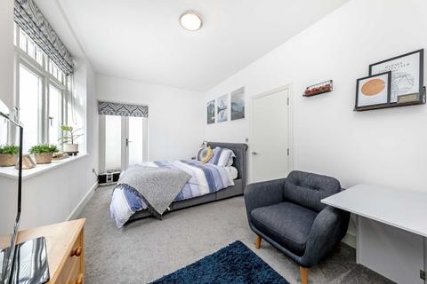 1 bedroom flat for sale, Ambleside Avenue, London SW16