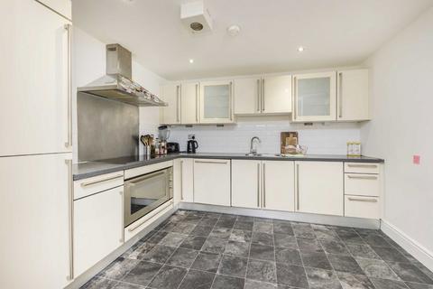 1 bedroom flat for sale, Streatham High Road, London SW16