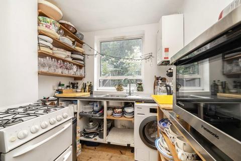 1 bedroom flat for sale, Knollys Road, London SW16