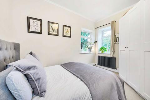 2 bedroom flat for sale, Madeira Road, London SW16