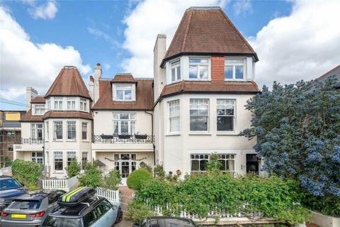 2 bedroom flat for sale, Madeira Road, London SW16