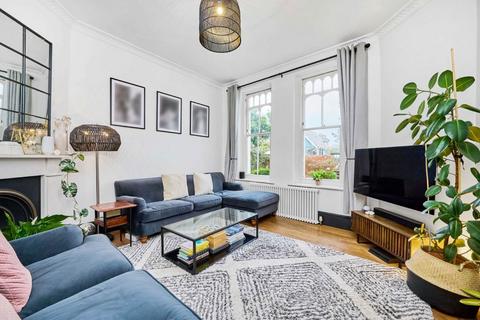 2 bedroom flat for sale, Madeira Road, London SW16