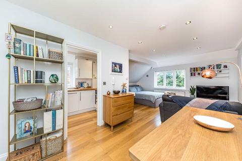 Studio for sale, Tooting Bec Gardens, London SW16