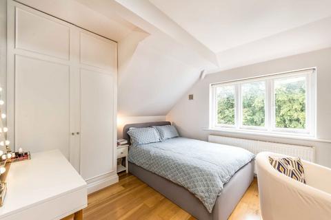 Studio for sale, Tooting Bec Gardens, London SW16