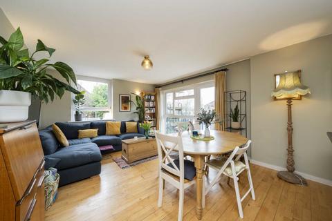 2 bedroom flat for sale, Leigham Court Road, London SW16